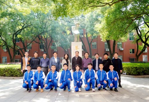 湖南师大yh86银河国际数学竞赛组8人入选省队，梁行健同学获全省第一名